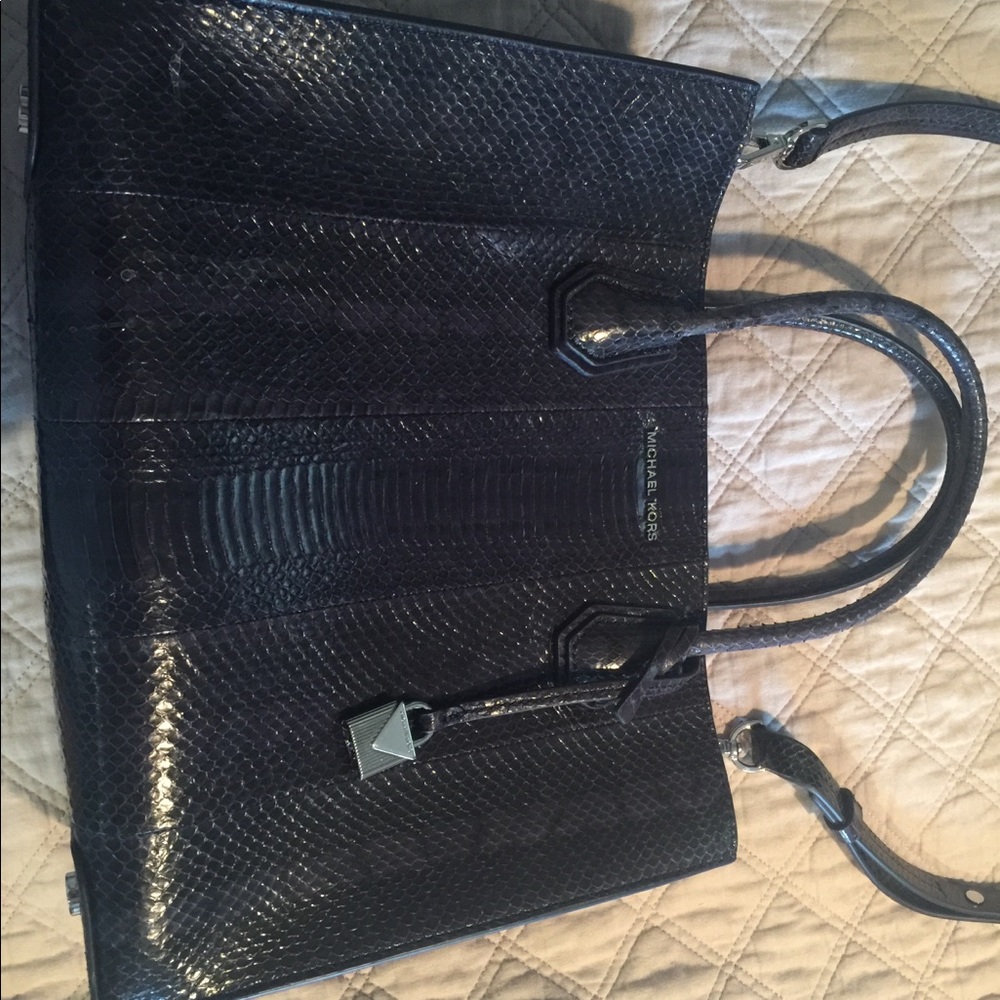 Michael kors Mercer medium snake embossed